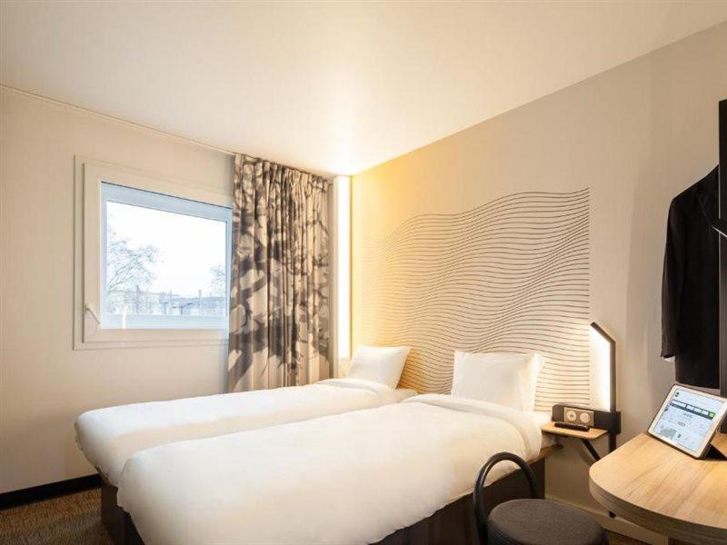 B&B Hotel Nanterre Rueil-Malmaison エクステリア 写真